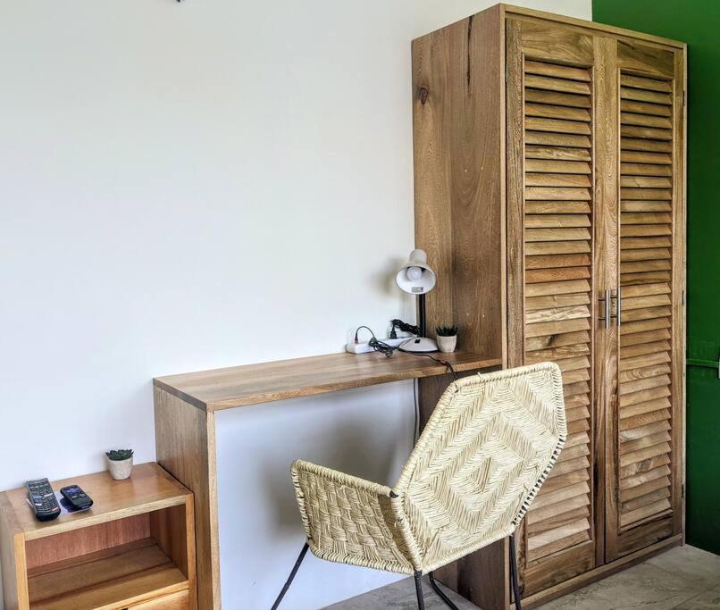 Studio -Trees At Mikasa- Near Beach, Pool, Fast Wifi, Ac & King Bed Puerto Escondido  Exterior foto